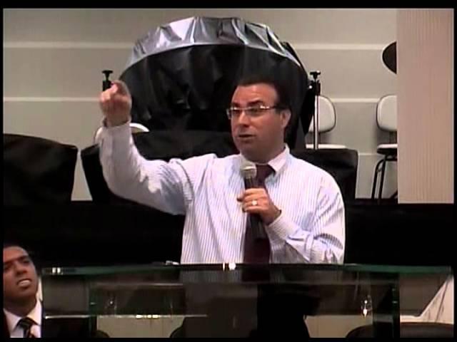 Missionário Edson Teixeira falando sobre a Missão Amar